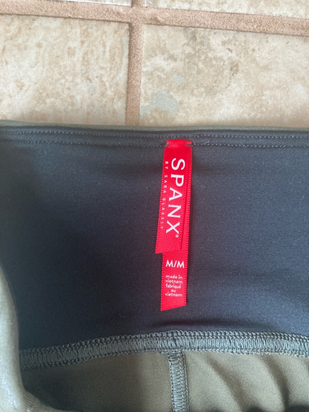 SPANX Black High-Waist Shaping Leggings with Red Tag - Picture 2 of 2